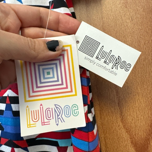 NEW LuLaRoe Stars and Stripes Classic T M Medium NWT 4th of July - Picture 4 of 7